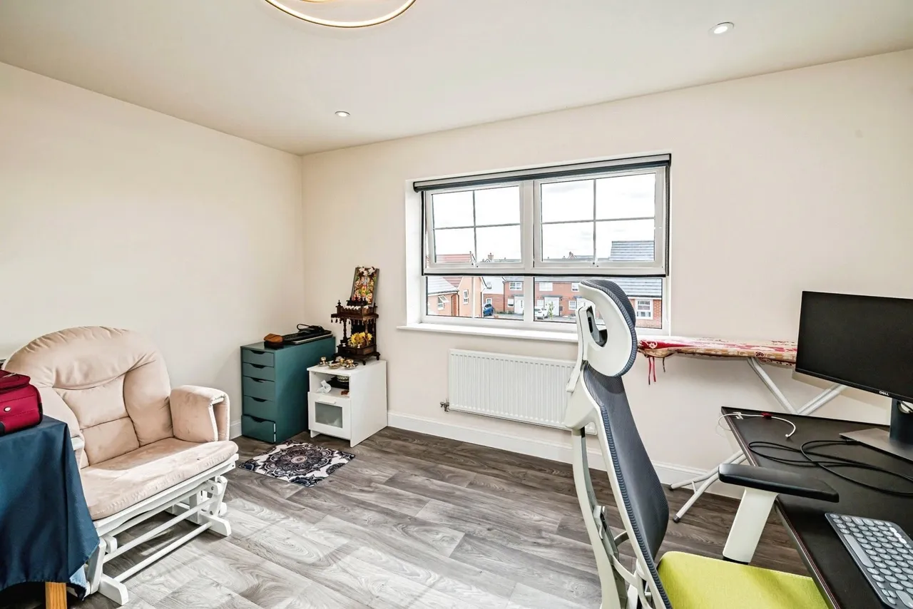 Grand Junction, Broughton, Aylesbury, Buckinghamshire, HP22, photo 9