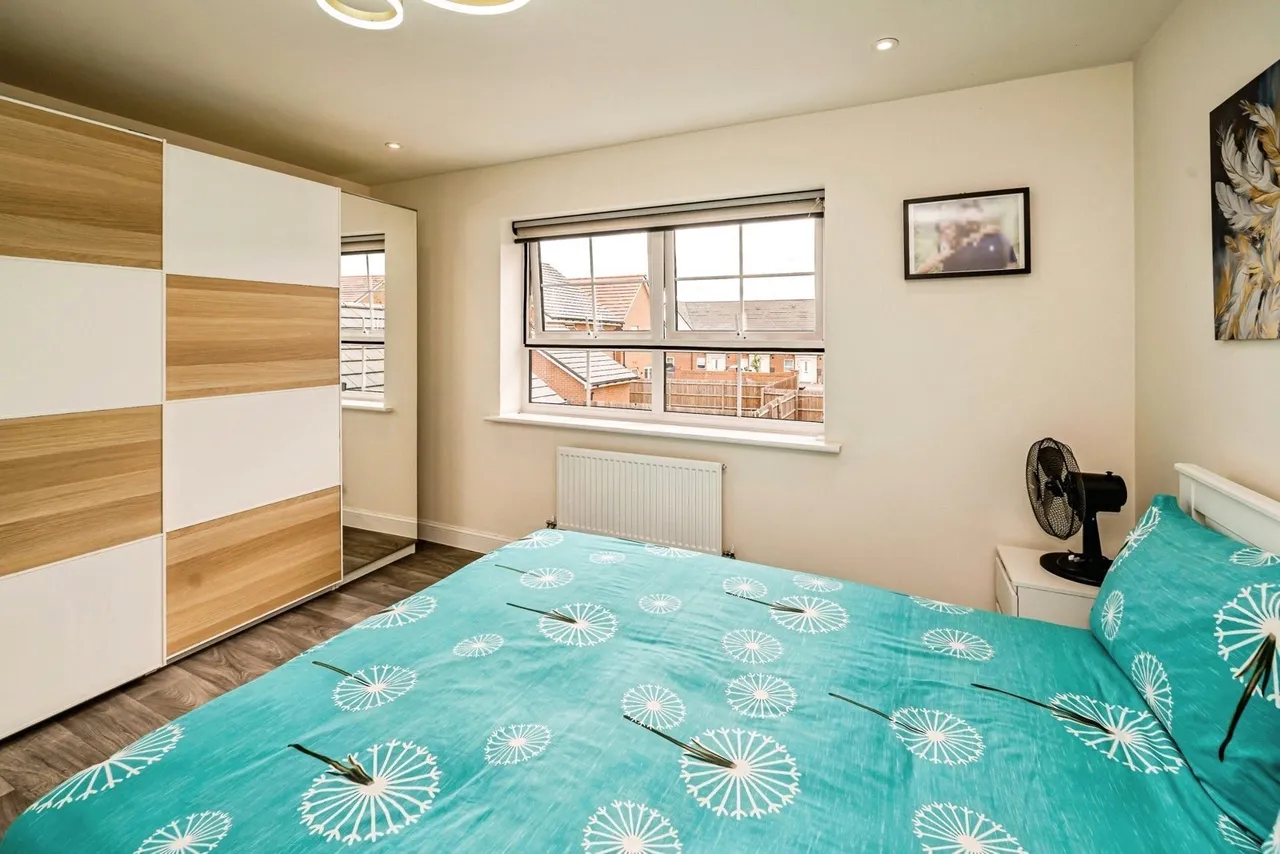 Grand Junction, Broughton, Aylesbury, Buckinghamshire, HP22, photo 7