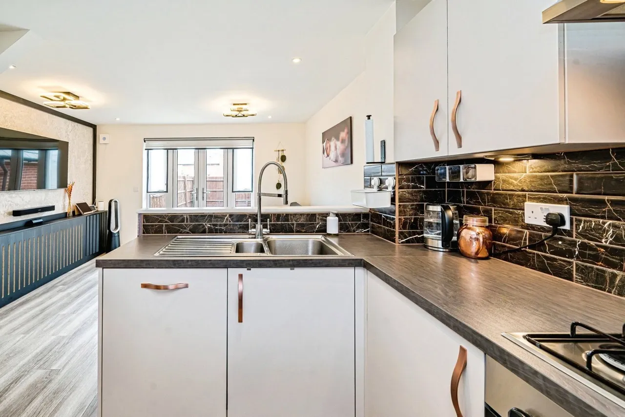 Grand Junction, Broughton, Aylesbury, Buckinghamshire, HP22, photo 12