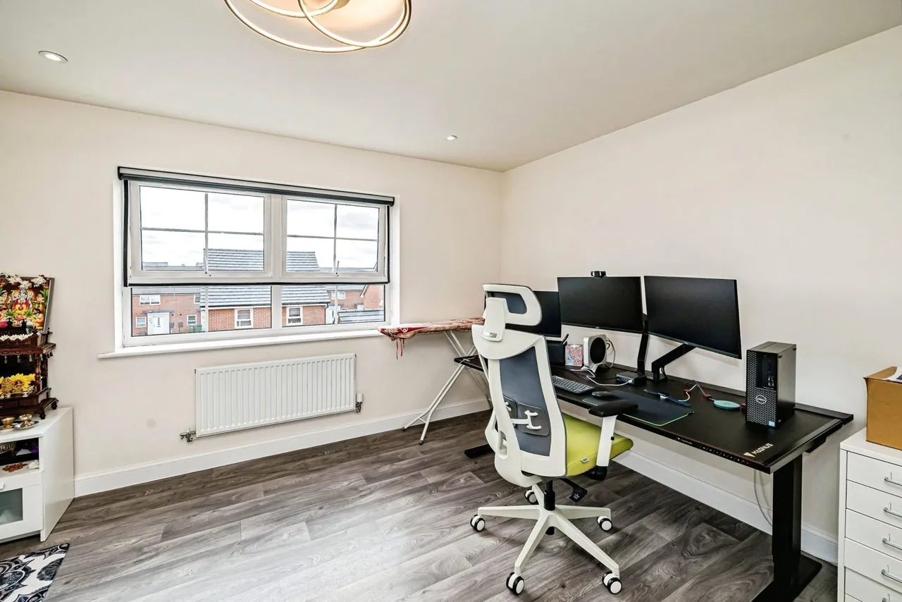 Grand Junction, Broughton, Aylesbury, Buckinghamshire, HP22, photo 10