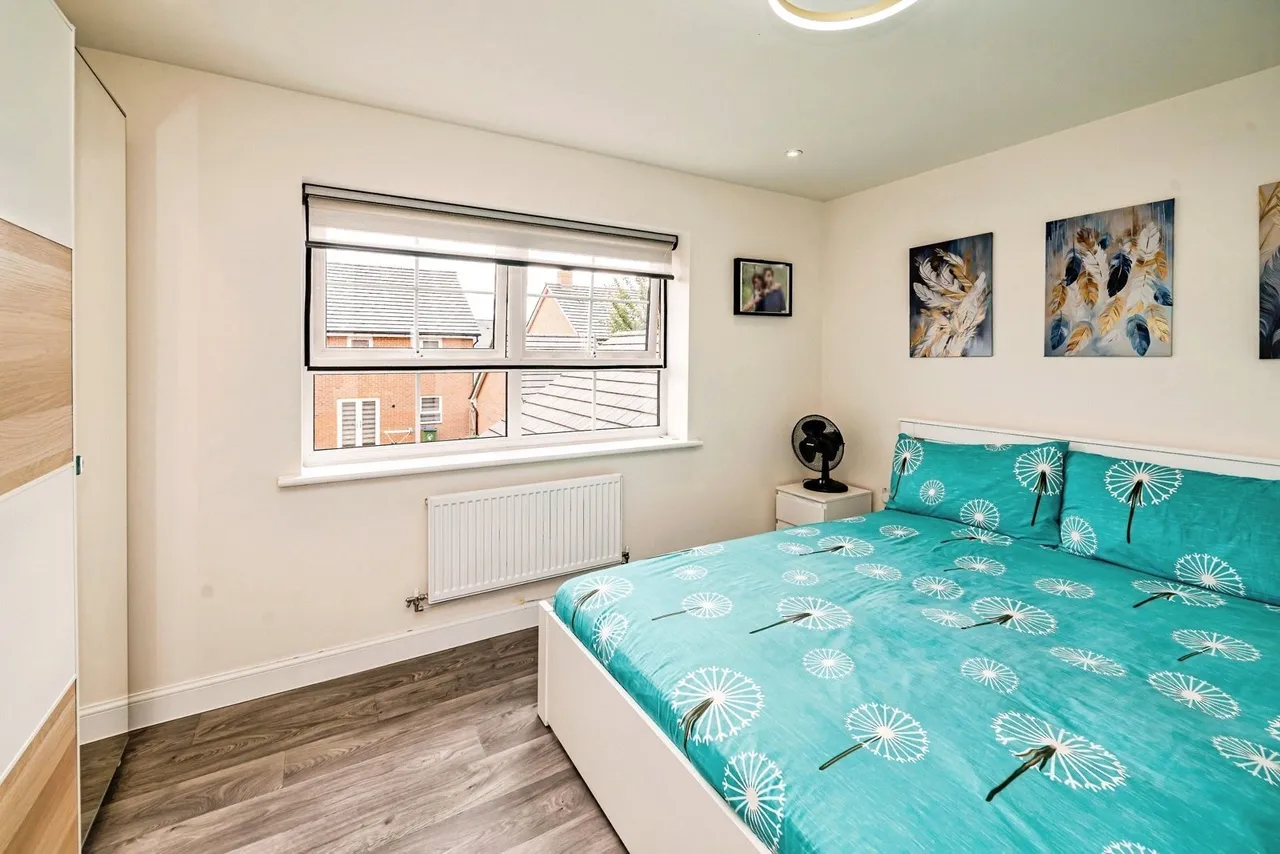Grand Junction, Broughton, Aylesbury, Buckinghamshire, HP22, photo 11