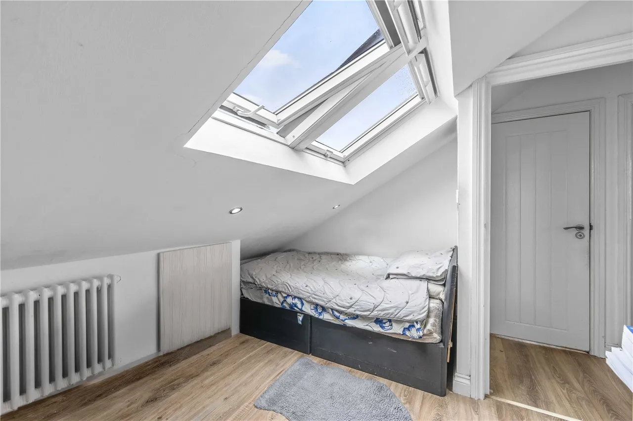 Dukes Close, Hampton, TW12 3JY, photo 7