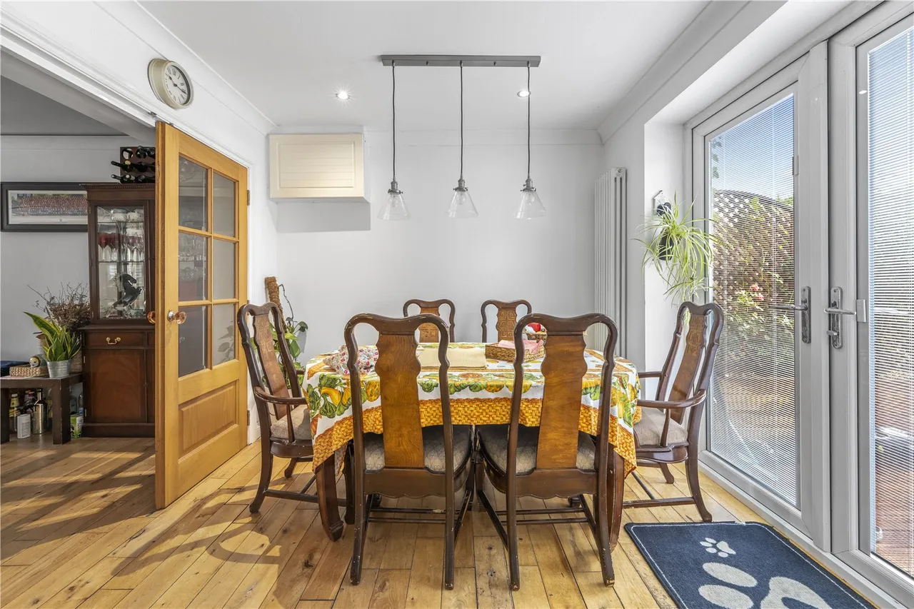 Dukes Close, Hampton, TW12 3JY, photo 6