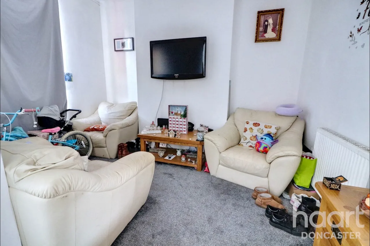 Alexandra Road, Balby, DN4, photo 2