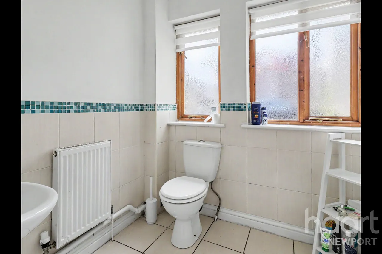 Fields Park Road, Newport, NP20, photo 9