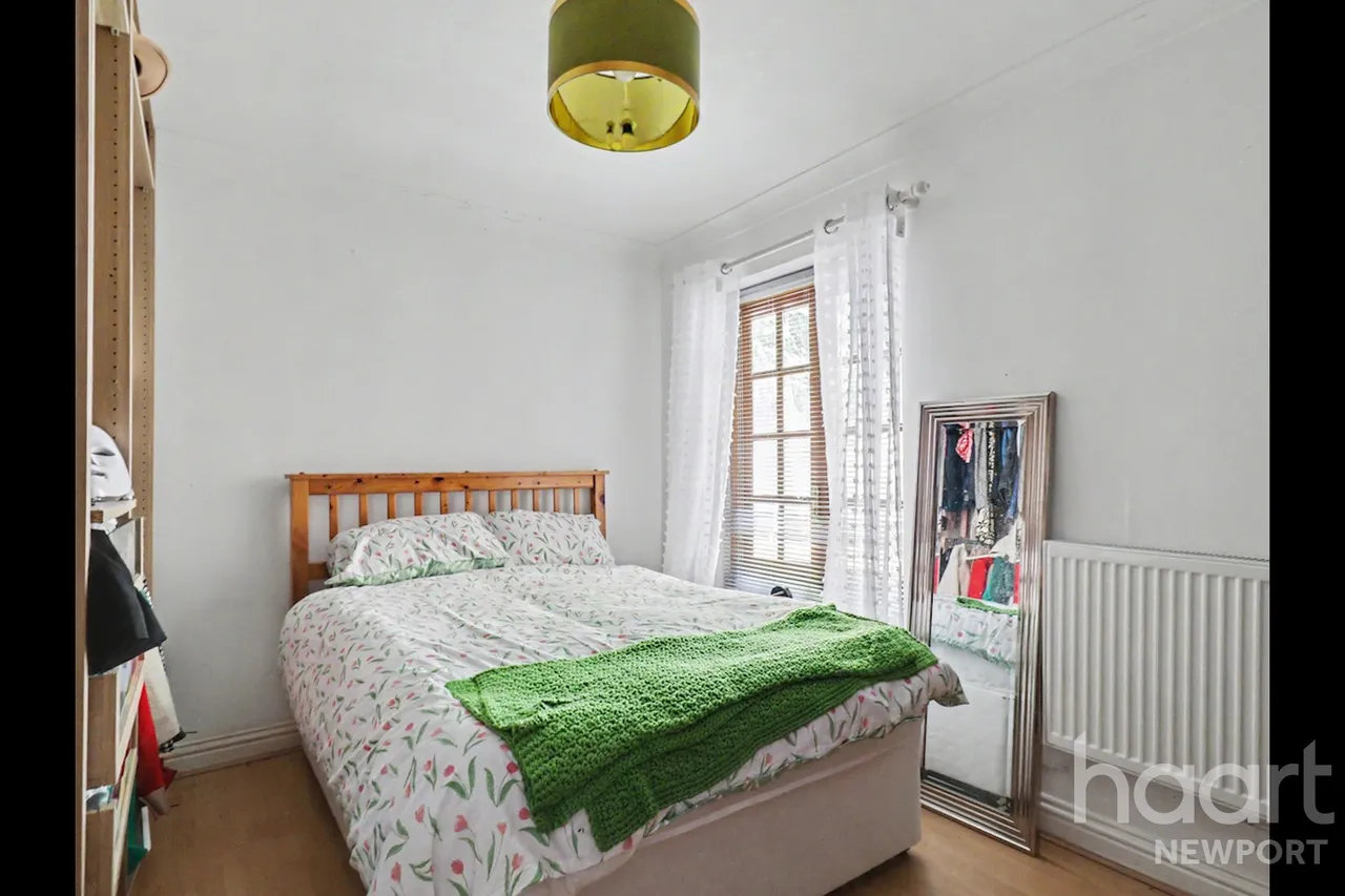 Fields Park Road, Newport, NP20, photo 13