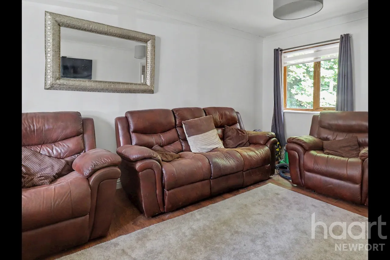 Fields Park Road, Newport, NP20, photo 7