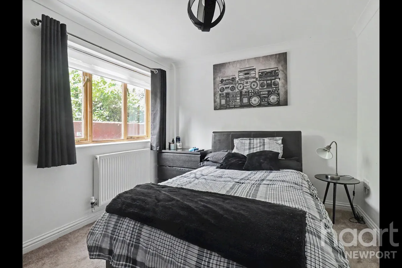 Fields Park Road, Newport, NP20, photo 10
