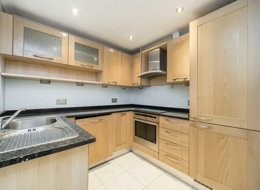 Etchingham Park Road, Finchley, N3, photo 2