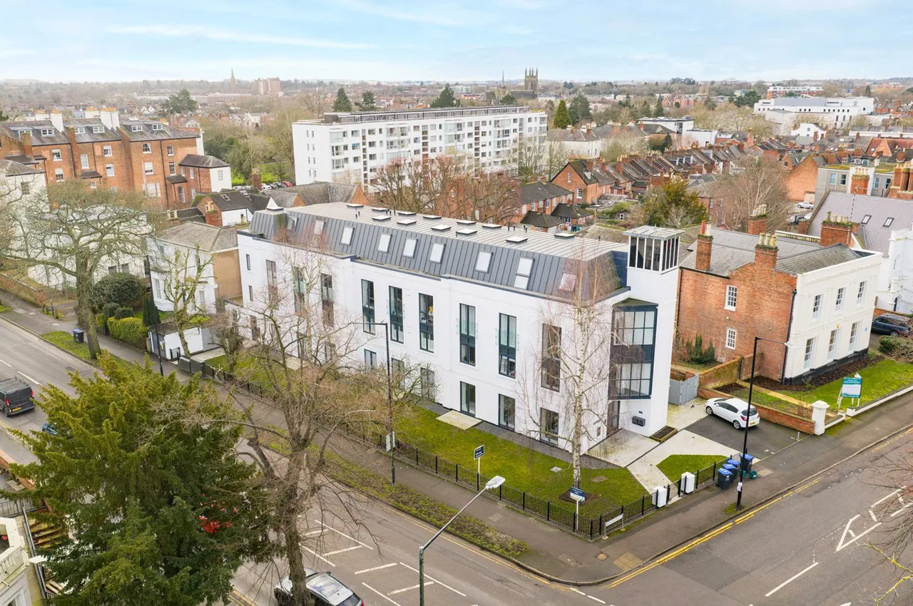 2 bed flat for sale, Brandon Parade, Leamington Spa, CV32