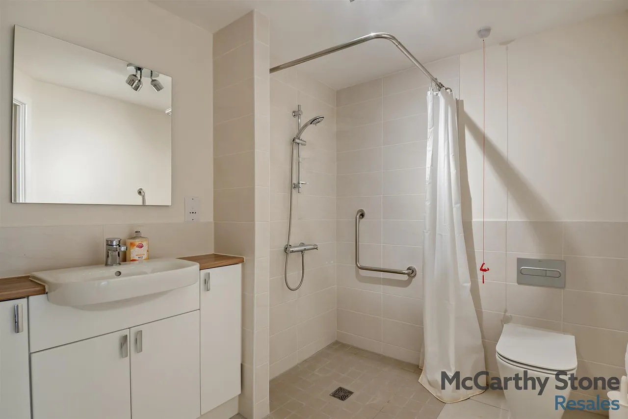 Lowry Way, Swindon, SN3, photo 6