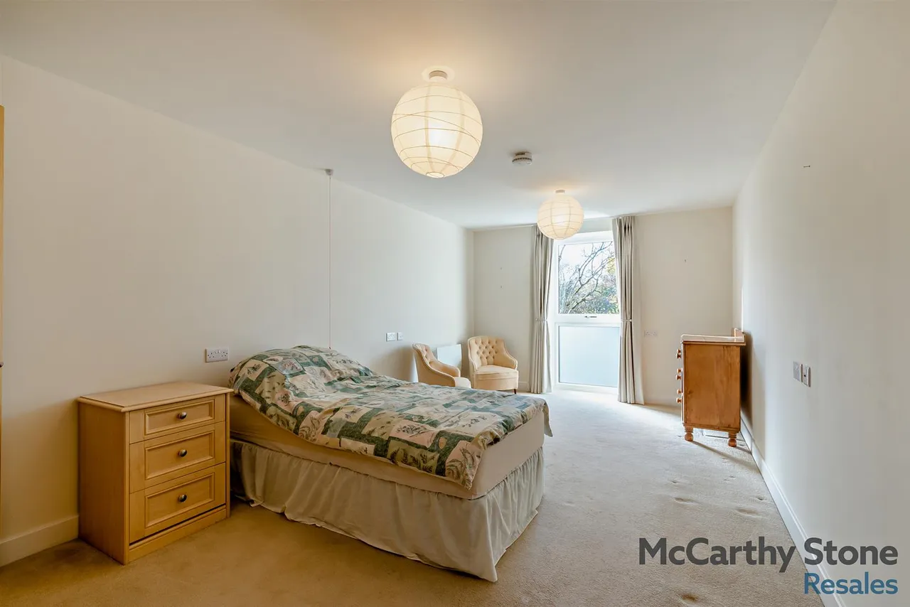 Lowry Way, Swindon, SN3, photo 5