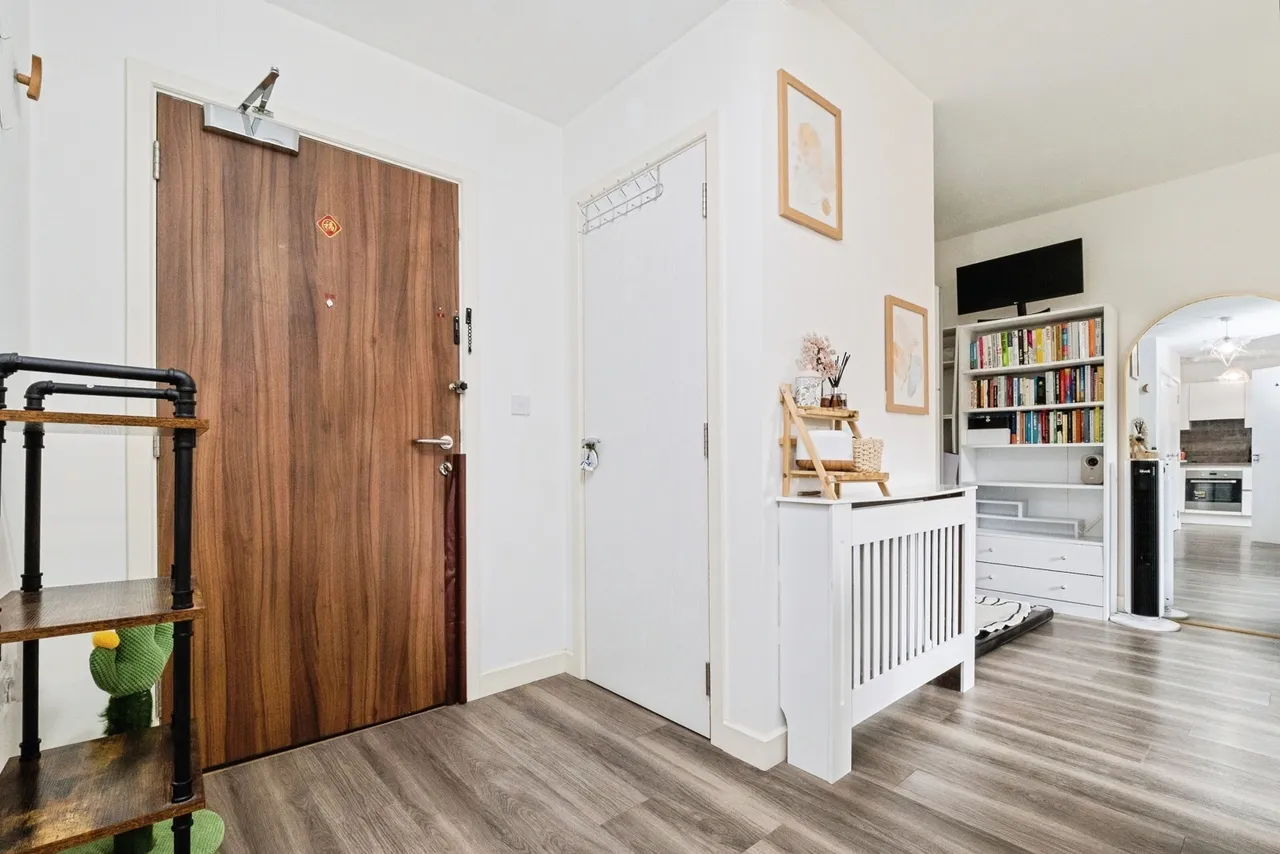 Ron Leighton Way, East Ham, London, E6, photo 7