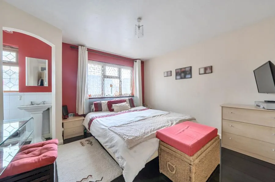 Kynaston Avenue, Aylesbury, HP21, photo 8