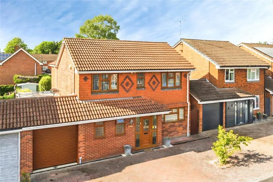 4 bed house for sale, Kynaston Avenue, Aylesbury, HP21
