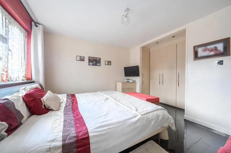 Kynaston Avenue, Aylesbury, HP21, photo 9