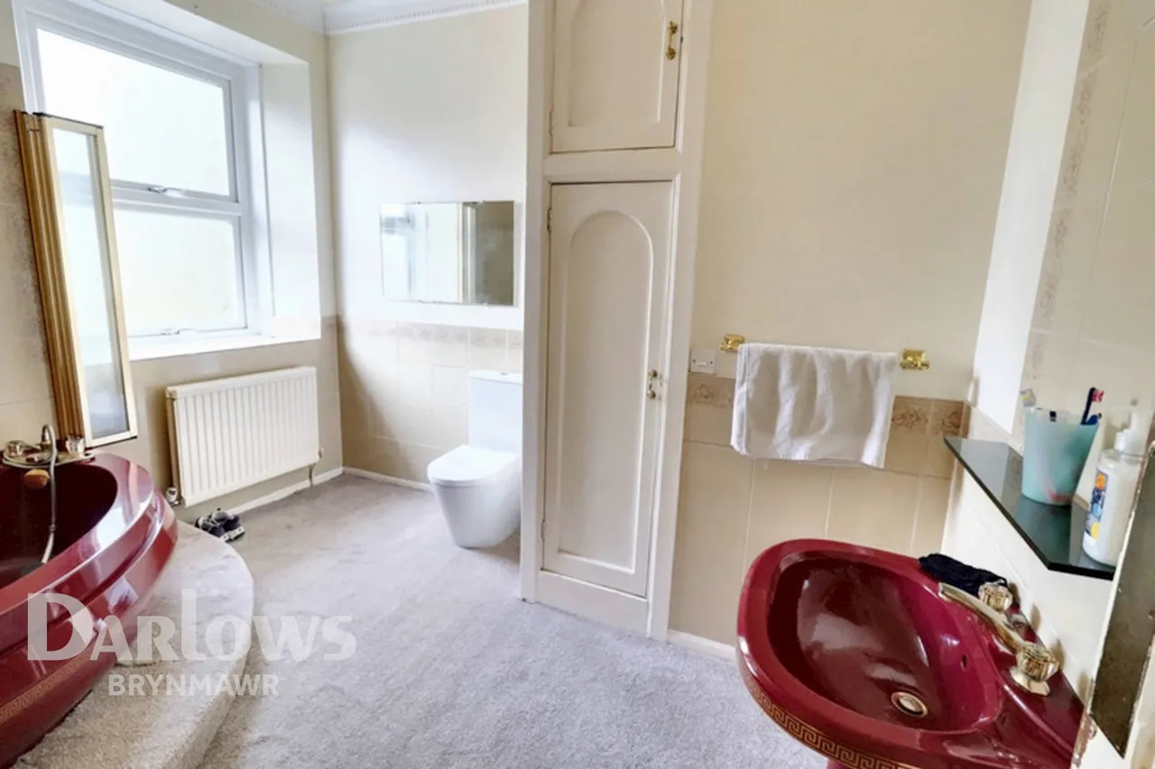Tredegar Road, Ebbw Vale, photo 16