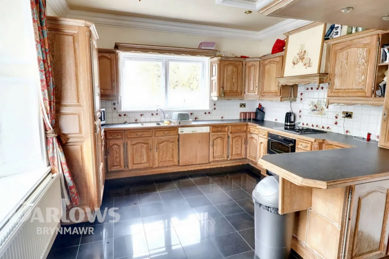 Tredegar Road, Ebbw Vale, photo 8