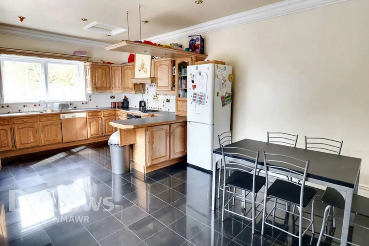 Tredegar Road, Ebbw Vale, photo 4