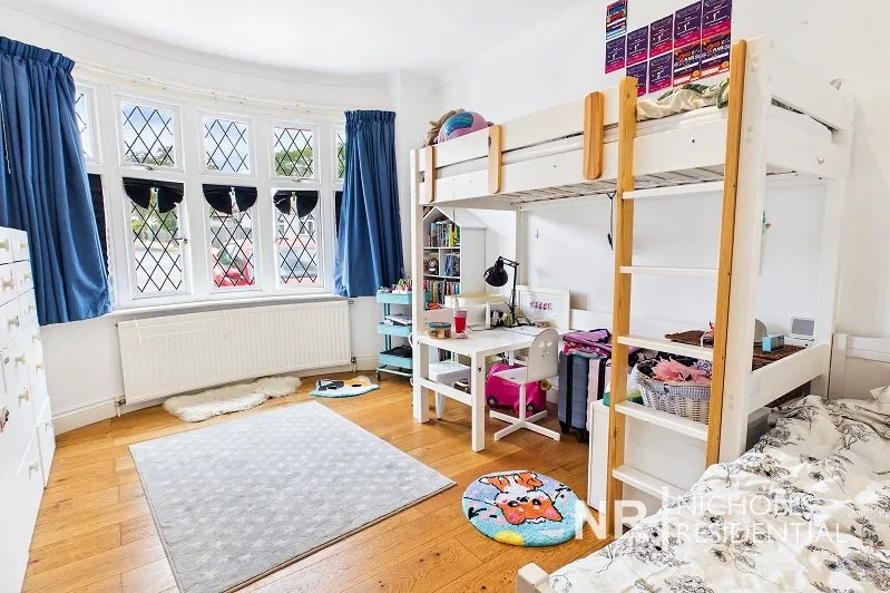 Meadow Walk, Ewell, KT19, photo 10