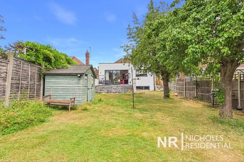 Meadow Walk, Ewell, KT19, photo 15