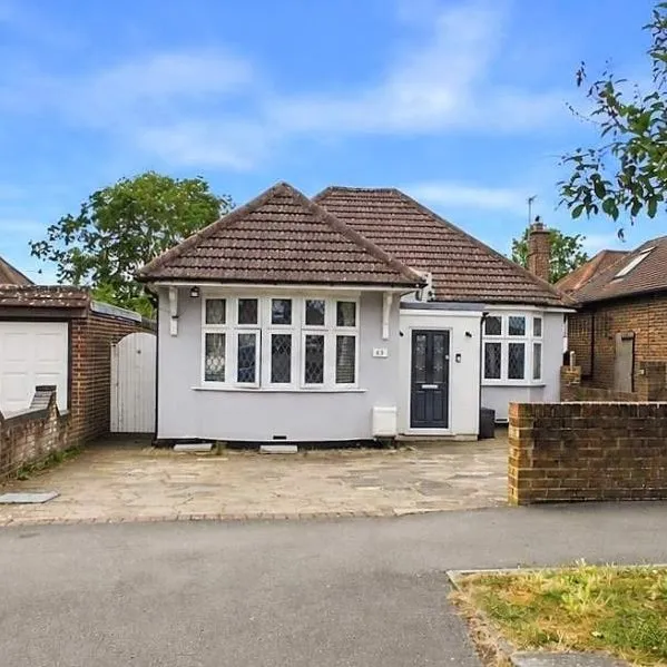 Meadow Walk, Ewell, KT19, photo 18
