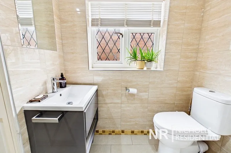 Meadow Walk, Ewell, KT19, photo 14