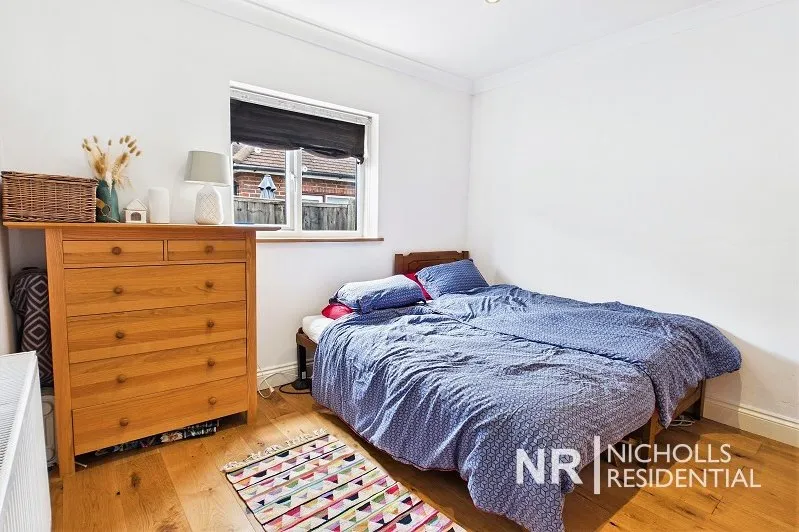 Meadow Walk, Ewell, KT19, photo 12