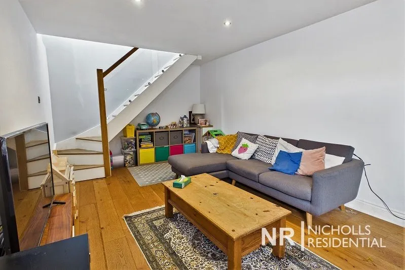 Meadow Walk, Ewell, KT19, photo 7