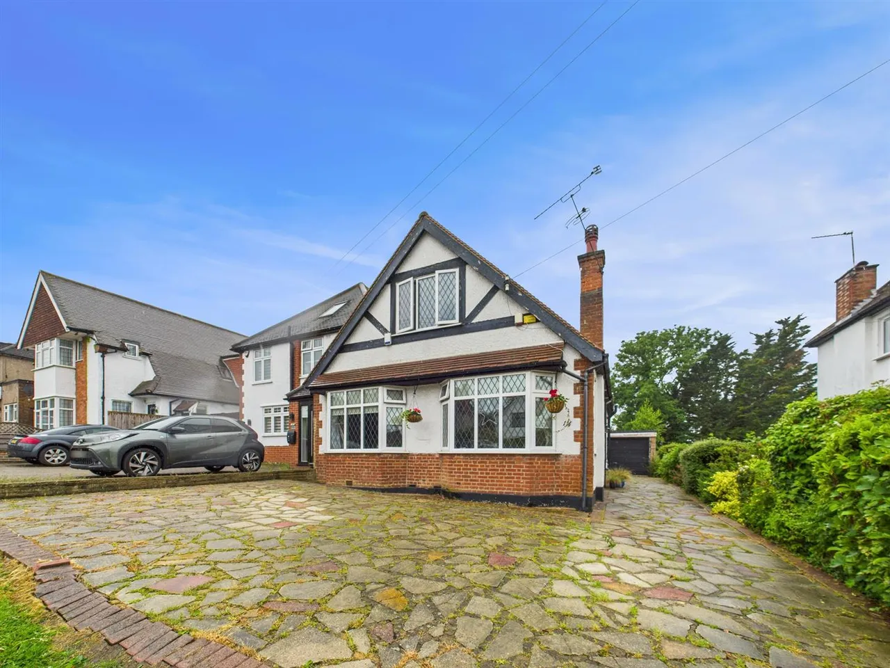 3 bed property for sale — Windmill Hill, Ruislip, HA4 8QE
