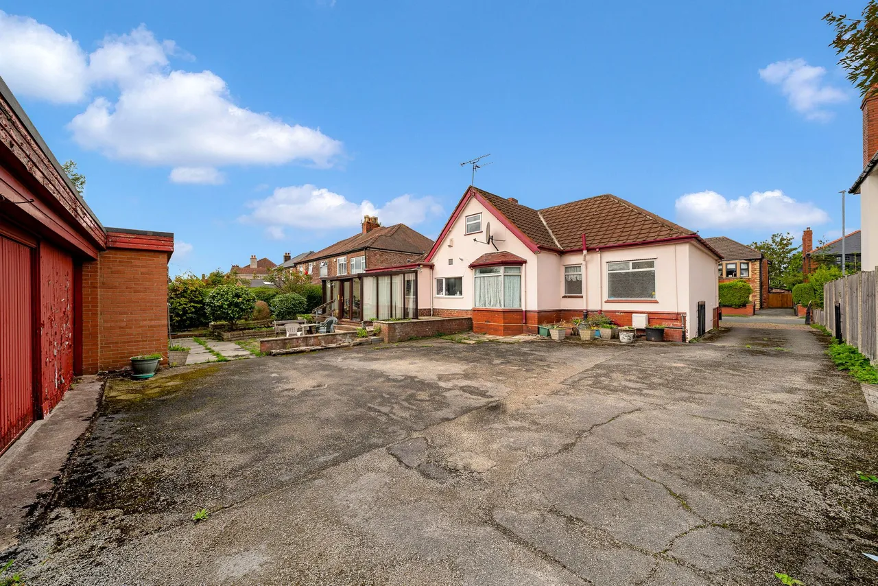Upton Lane, Widnes, Widnes, WA8 9AQ, photo 17