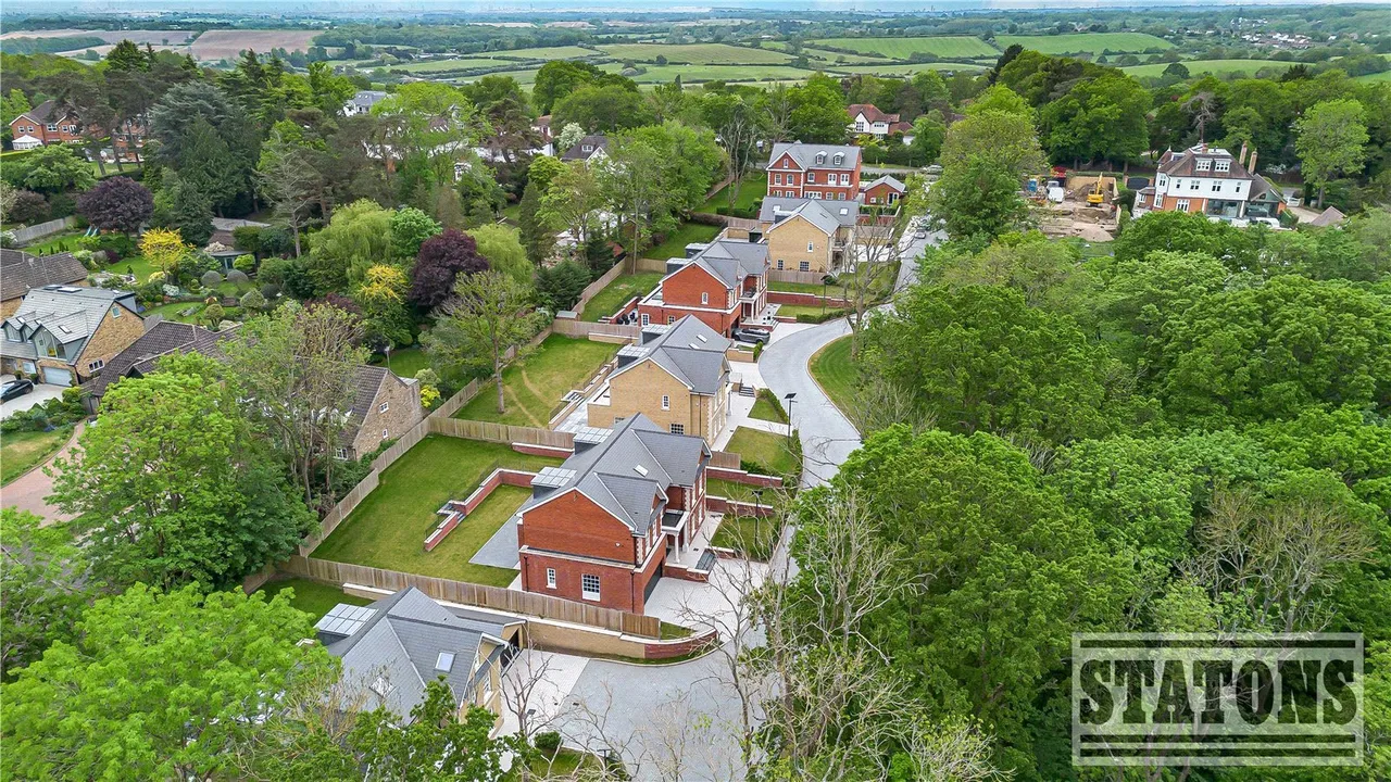 Cullinan Close, Cuffley, Hertfordshire, EN6 4FF, photo 24