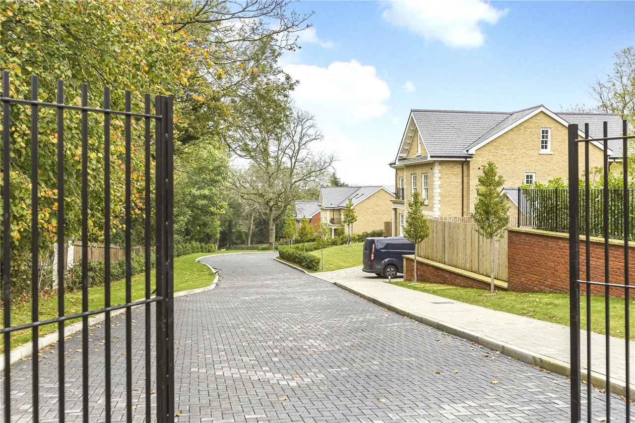 Cullinan Close, Cuffley, Hertfordshire, EN6 4FF, photo 23