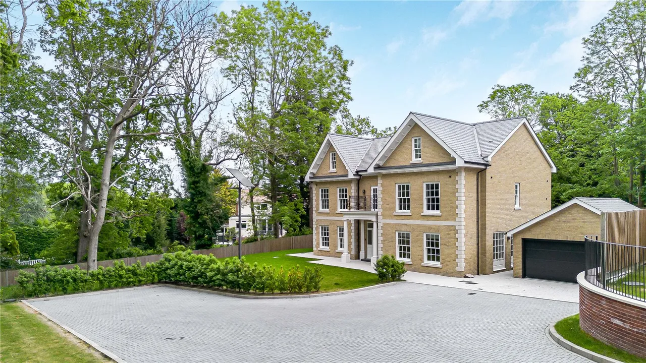 5 bed house for sale — Cullinan Close, Cuffley, Hertfordshire, EN6 4FF