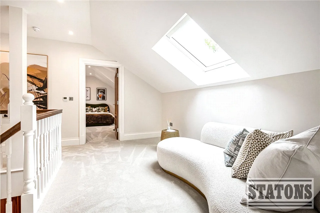 Cullinan Close, Cuffley, Hertfordshire, EN6 4FF, photo 15