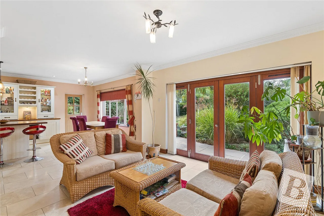 Southend Road, Wickford, SS11, photo 6