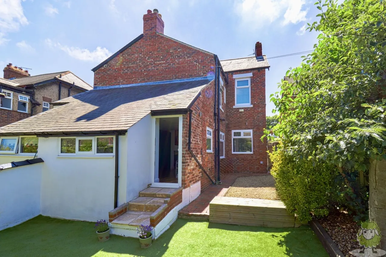 Sunderland Road, East Boldon, NE36, photo 13