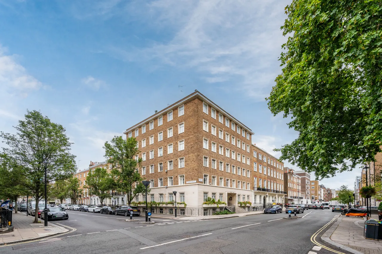 4 bed flat for sale — 4 Brymon Court, 31-32 Montagu Square, London