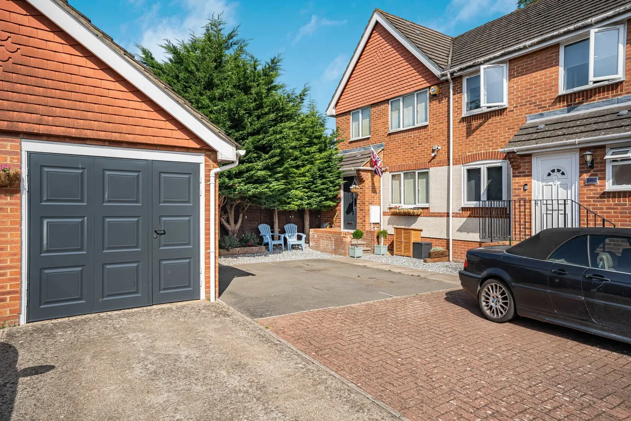 Charta Road, Egham, TW20, photo 25