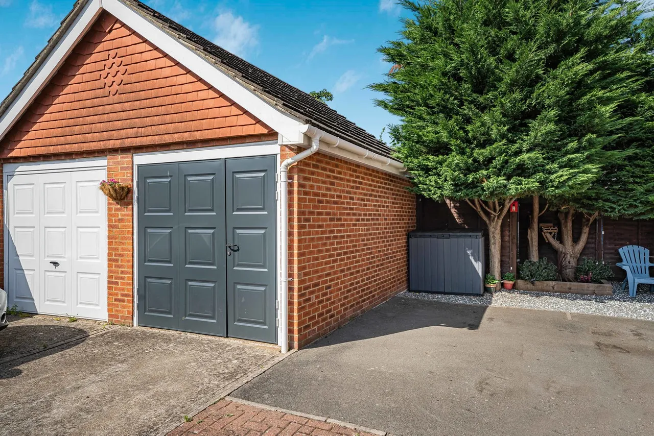 Charta Road, Egham, TW20, photo 24