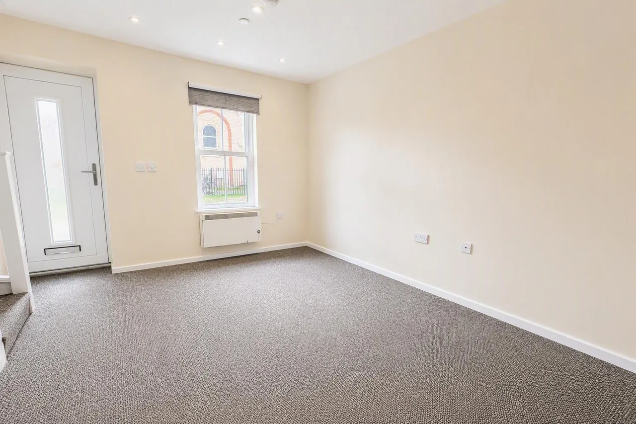 Minstrel Place, Minstrel Walk, March, photo 4