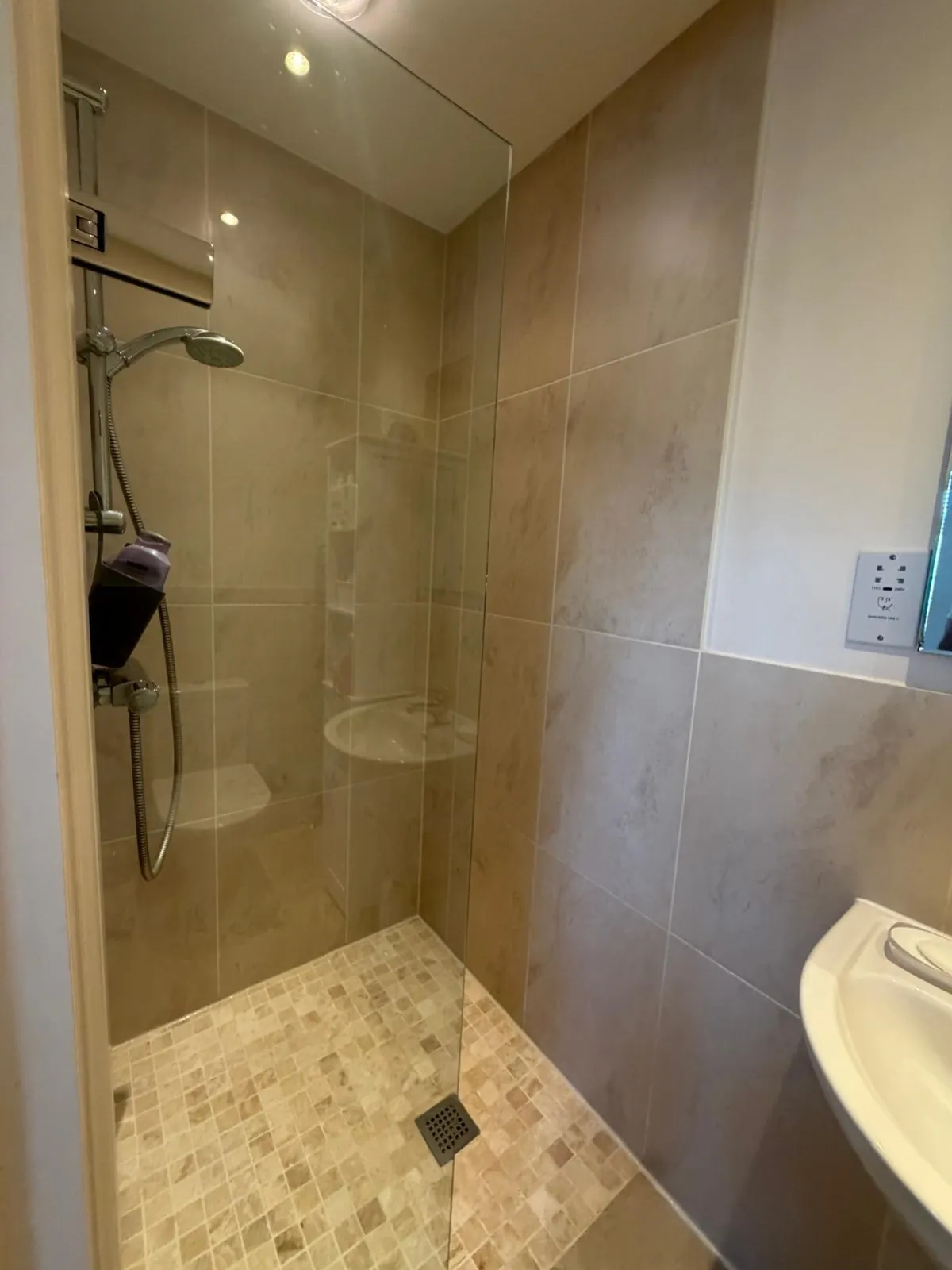 The Crescent, Surrey Egham, TW20, photo 7