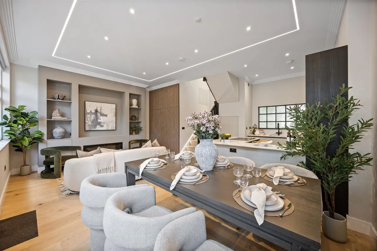 2 bed house for sale — Wavel Mews South Hampstead, London NW6 3AB