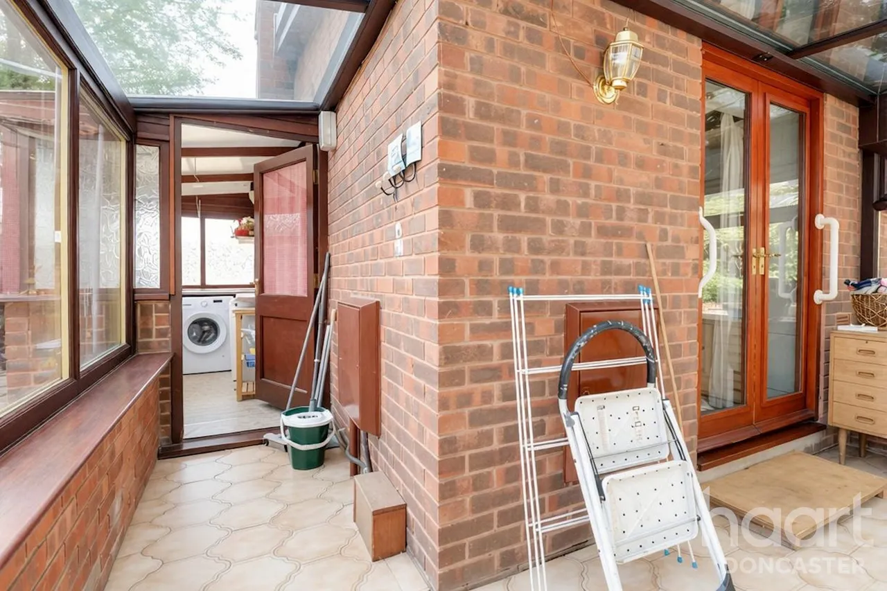 St Thomas's Close, Balby, DN4, photo 11