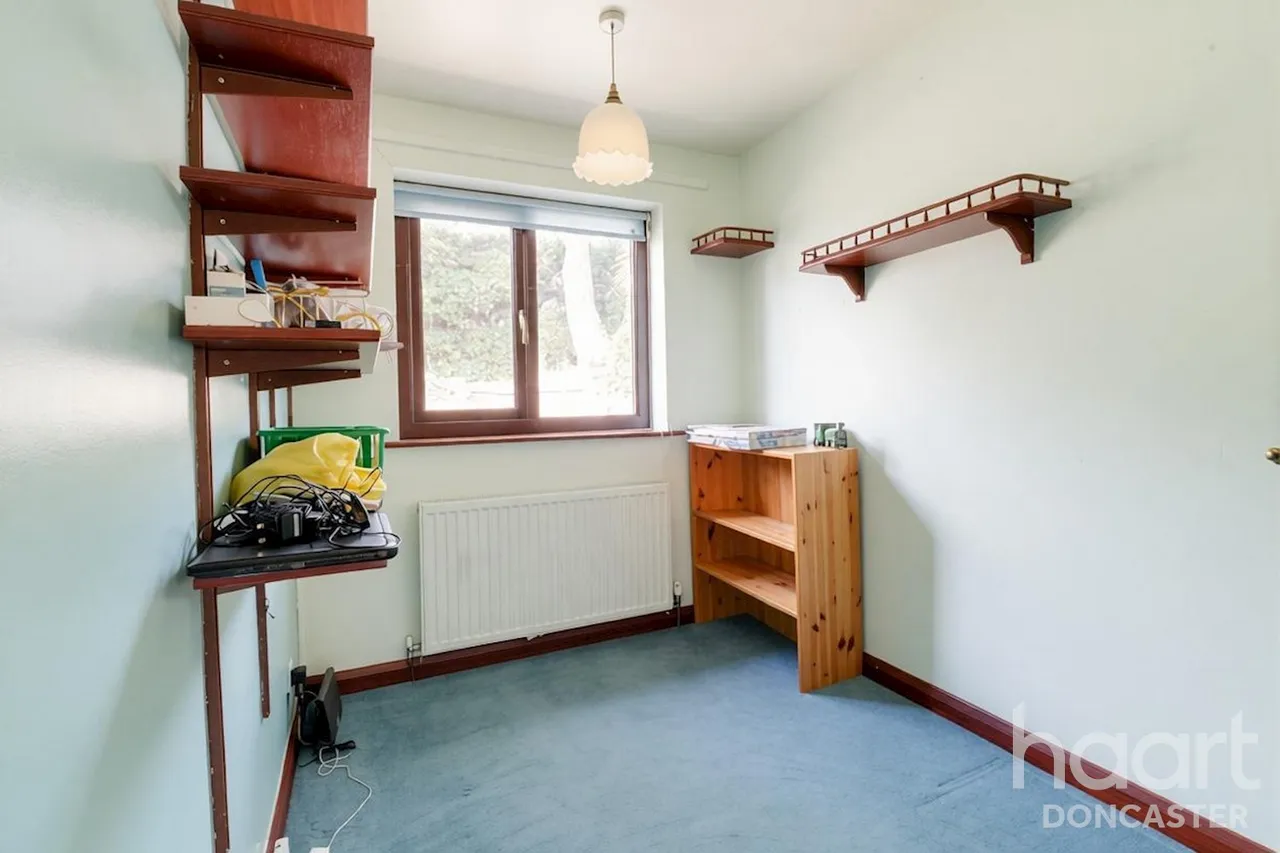 St Thomas's Close, Balby, DN4, photo 16