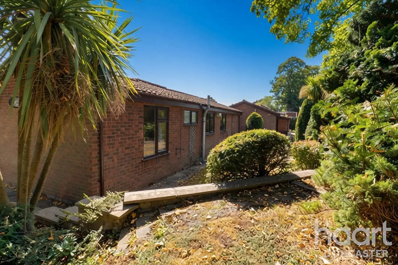 St Thomas's Close, Balby, DN4, photo 20
