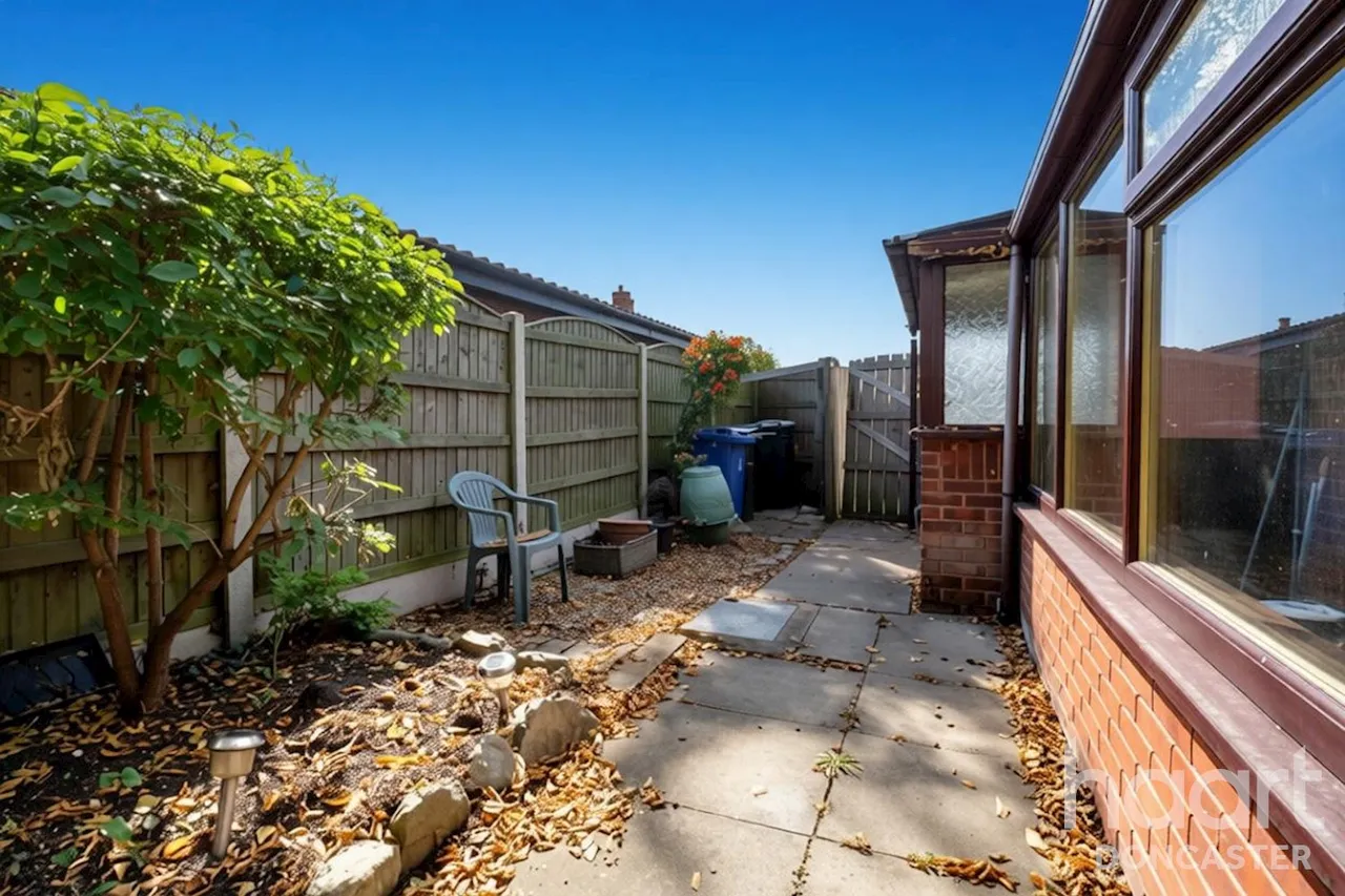 St Thomas's Close, Balby, DN4, photo 18