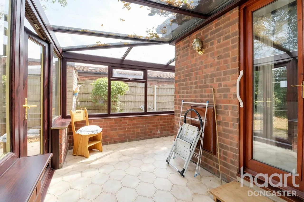 St Thomas's Close, Balby, DN4, photo 10