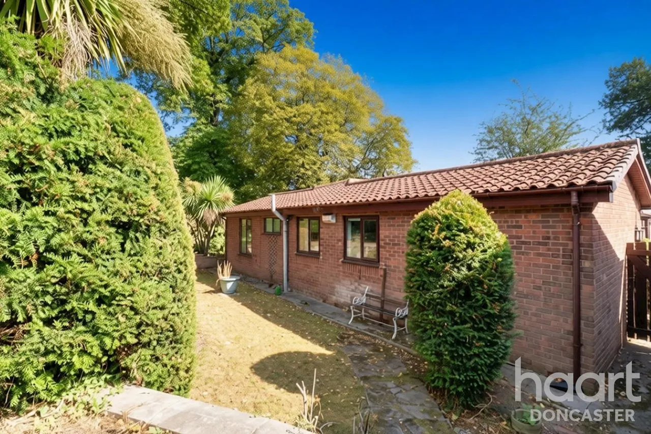 St Thomas's Close, Balby, DN4, photo 23