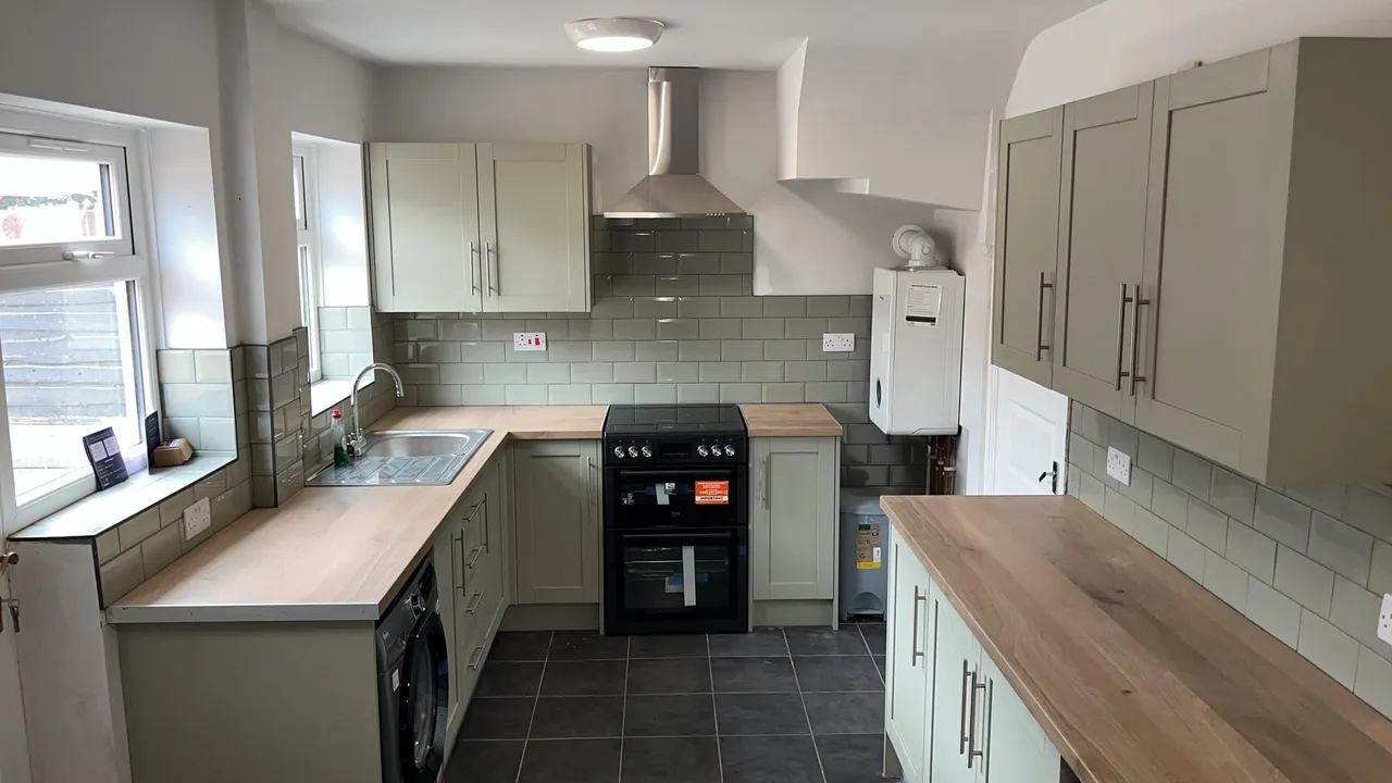Scott Road, Manchester, M43, photo 3
